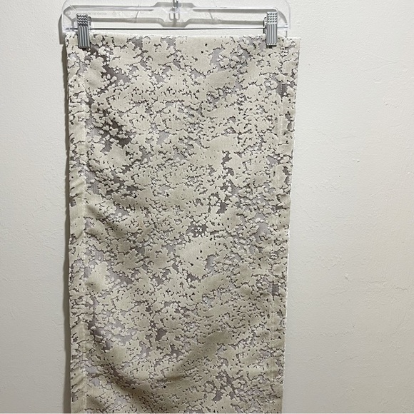 WEST ELM Silver Gray Fog ALLOVER TEXTURED JACQUARD VELVET Table Runner 14” X 90” - Picture 8 of 8